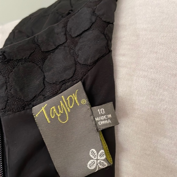 Taylor Black Sleeveless Empire Waist Midi Dress, Size 10 - Picture 12 of 16